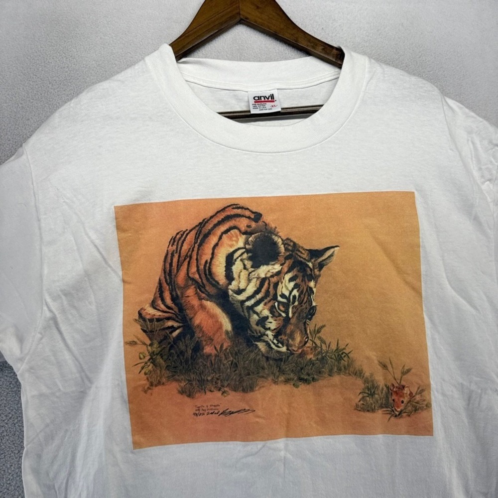 Vintage Tiger Shirt Men's XL White Art Graphic Cotton Single Stitch USA made 90s